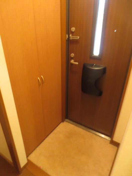 コンフォールM　Ⅰの玄関