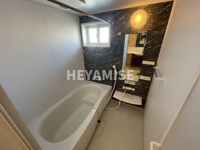 コンフォール桜の浴室|※室内画像は別号室のもの(反転タイプ)