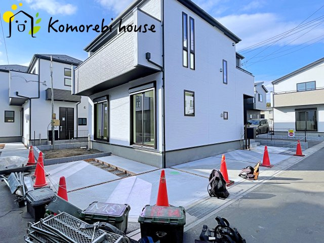 さいたま市北区今羽町　3期　新築一戸建て　グラファーレ　02の駐車場|駐車場があるので、車を買う予定の方も安心です