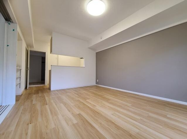 さいたま市南区根岸１丁目の賃貸マンションの居間・リビング