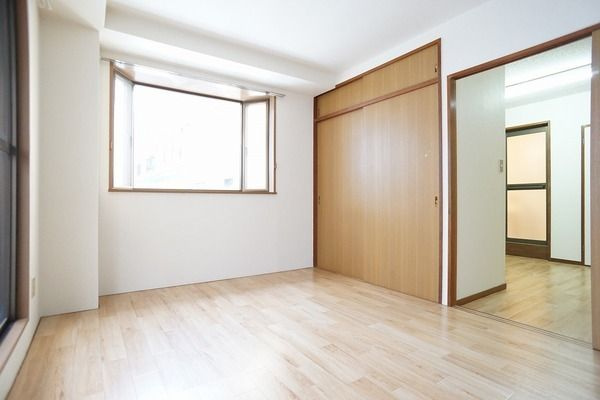 サンライズマンションの居間・リビング