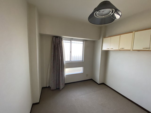 グランコート東金の洋室