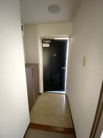 グランコート東金の玄関