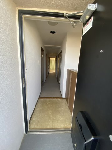 グランコート東金の玄関