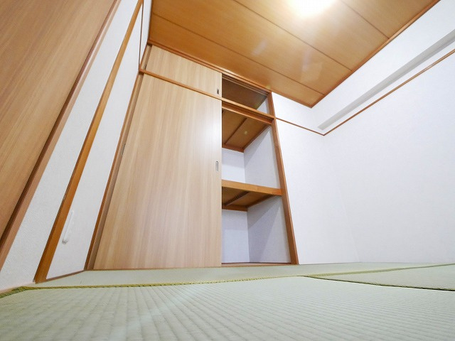 矢埜ハイツの玄関