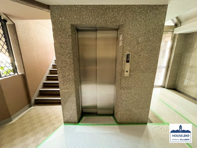 パラローク香流 名東区香南１丁目のその他共用部分|エレベーターが設置されています