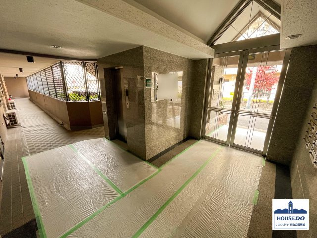 パラローク香流 名東区香南１丁目のその他共用部分|エントランス部分は明るくオシャレな仕上がり