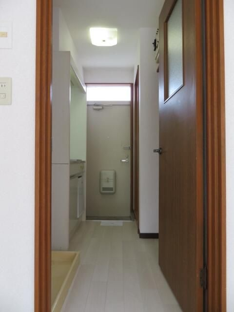 アミー一番館の玄関