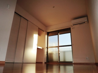 【洋室】 | famille | 明るい洋室です