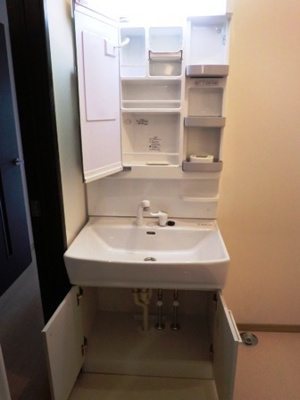 【洗面所】 | famille | 広い洗面スペース