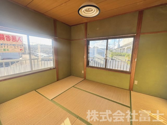 唐津市和多田先石のアパートの和室