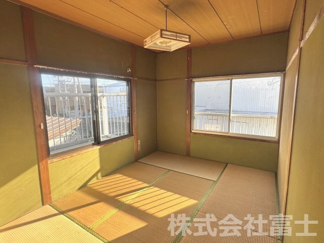 唐津市和多田先石のアパートの和室