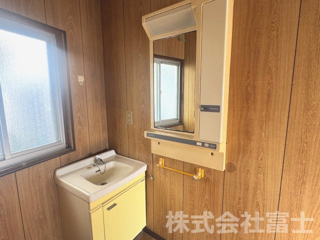 唐津市和多田先石のアパートの洗面所