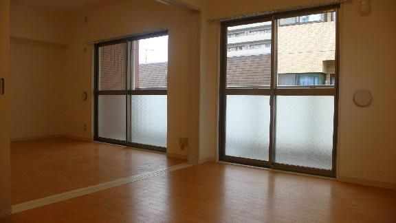 グランディール浅草の居間・リビング