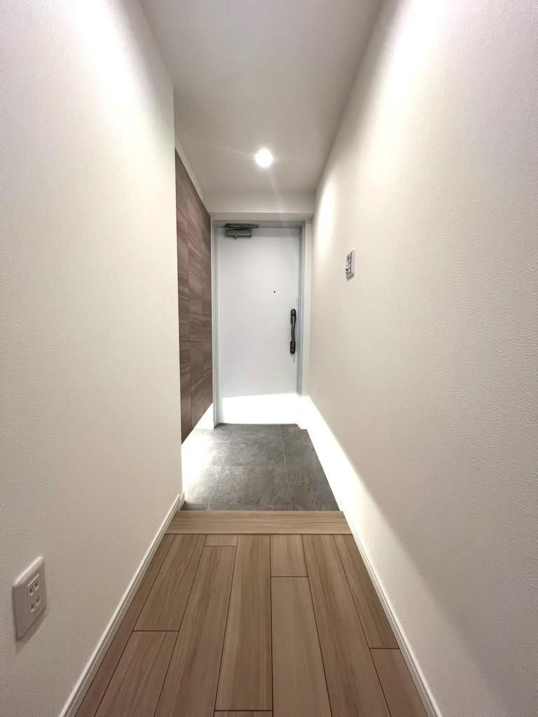 府中市是政４丁目の中古マンションの玄関