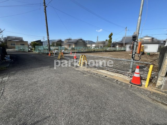 土佐市高岡町甲 -4期2棟2-　新築戸建ての前面道路含む現地写真|2025年11月中旬