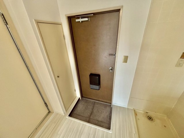 オーキッドコートの玄関