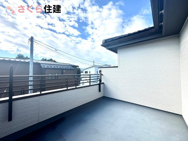 いろどりアイタウン栃木市箱森町22　2号棟のバルコニー|開放感を感じるバルコニー
お洗濯物を干すスペースとしても十分な広さがあります。