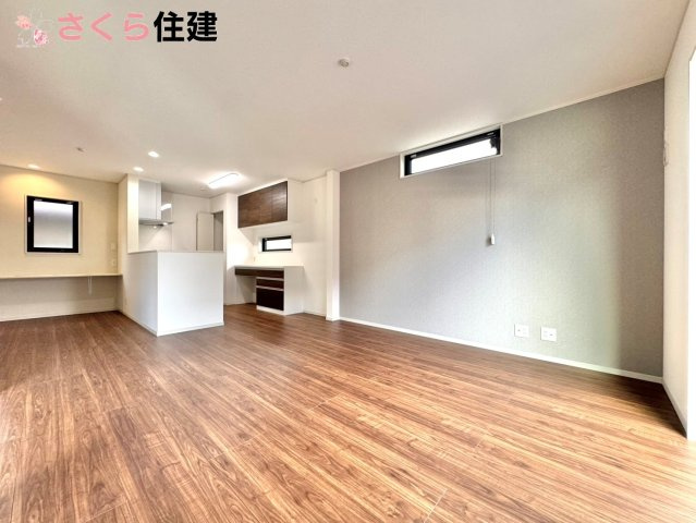 いろどりアイタウン栃木市箱森町22　2号棟の居間・リビング|家族やパートナーが集う憩いの落ち着く空間！家族・友人・知人の会話に華を咲かせます(^O^)