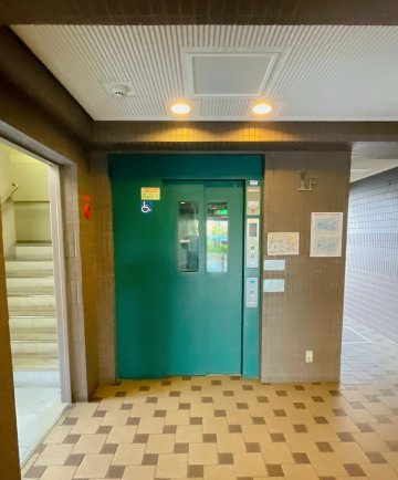 コーシャハイツ中加賀屋のエントランス