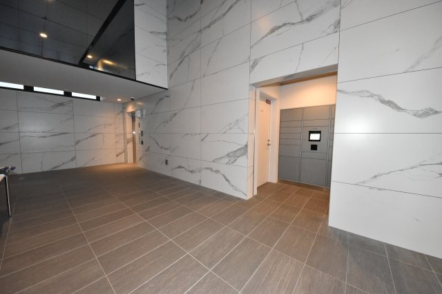 アーバネックス西本町のエントランス