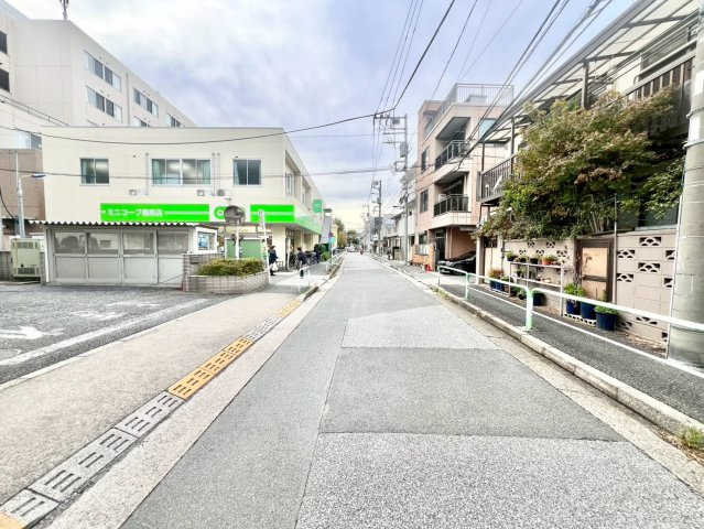 北区豊島3丁目　中古戸建の周辺|忙しい方に嬉しいスーパーまで、徒歩2分！

現地ご見学希望・資料請求などお気軽にお問い合わせ下さい！
03-5990-5201