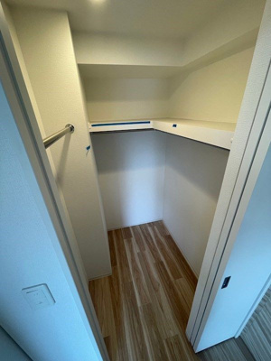 【収納】 | プレサンス江坂ベルフィーヌ | ☆★鍵交換代・抗菌消毒代は弊社負担★☆