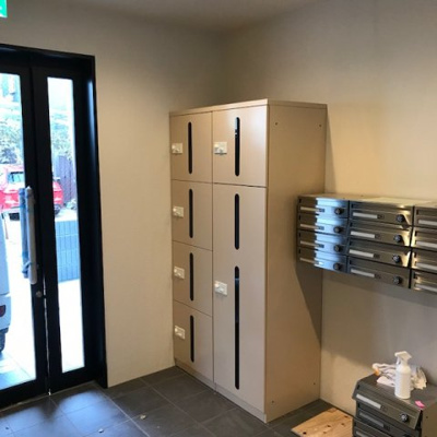 【エントランス】 | サントス堀川紫明 | 宅配ボックスあり