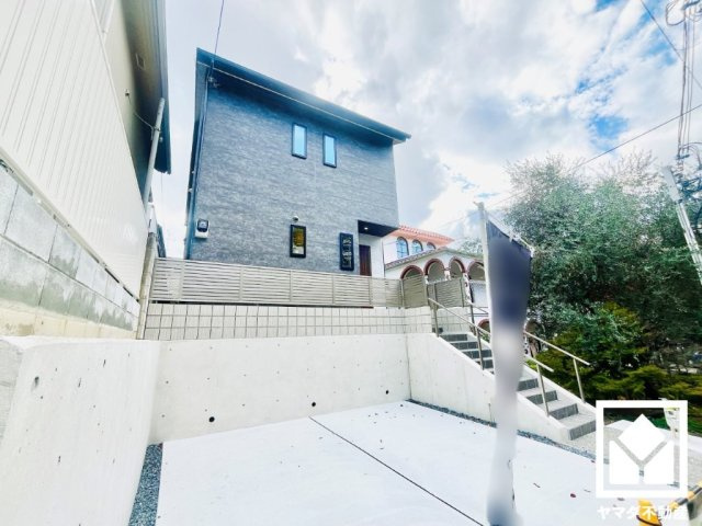 伏見区深草大亀谷八島町の外観