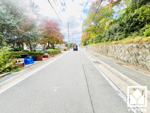 伏見区深草大亀谷八島町の前面道路含む現地写真