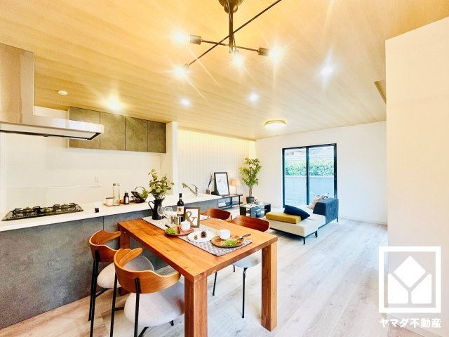 伏見区深草大亀谷八島町の居間・リビング