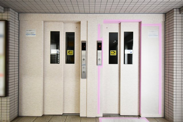 ベルヴィル大宮B棟のその他共用部分|エレベーターは2基設置されております!朝のラッシュの時間帯にも安心ですね！大荷物を抱えているときやお子様やワンちゃんを抱っこしているときでも楽々昇降できます◎お問合せお待ちしております。