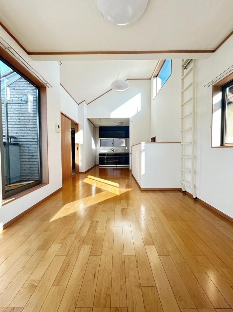 東大和市南街６丁目の中古一戸建の居間・リビング