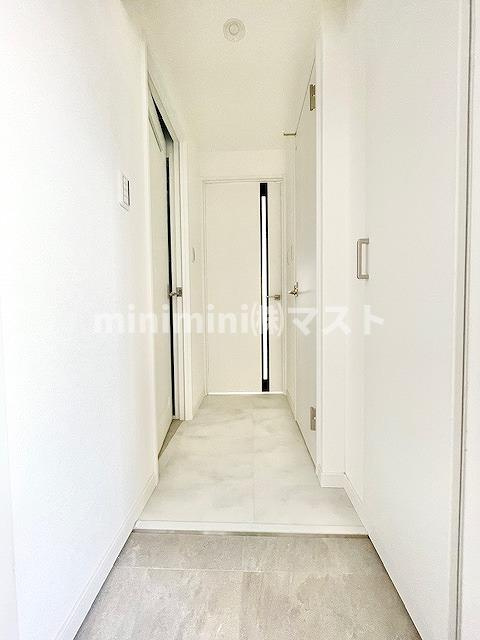 クローバー・レジデンス弁天町の玄関