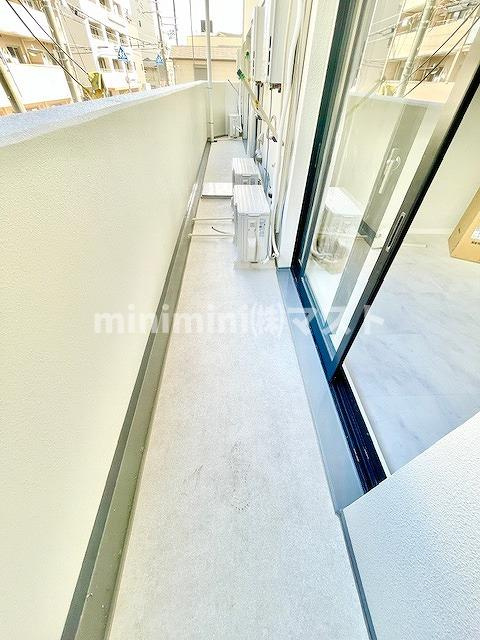 クローバー・レジデンス弁天町のバルコニー