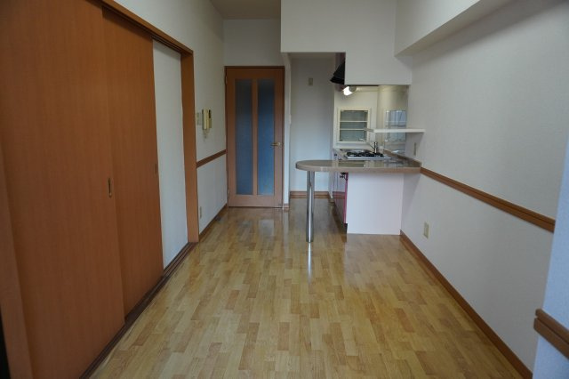 仲介手数料0！！ヴェルジュコートIの居間・リビング