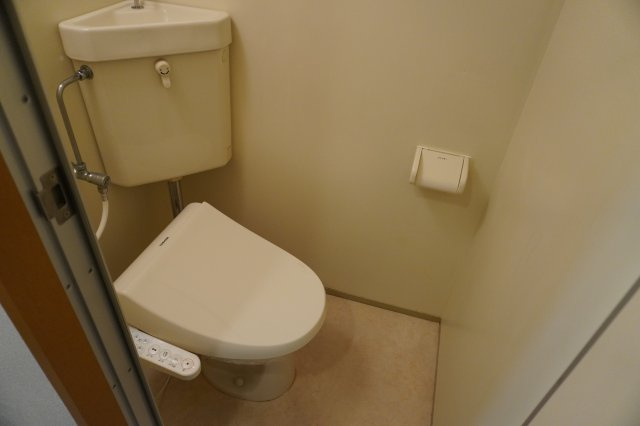 仲介手数料0！！ヴェルジュコートIのトイレ