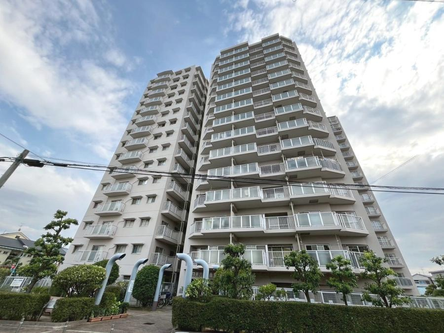 日光ハイツ香里第五の外観|新しい生活にいかがでしょうか？外観はお住まいの顔になります。こだわりたいポイントですね。水回りリフォームやリノベーションも承ってます。
■現地見学・資金計画相談・住宅ローン相談もお問合せ受付中■
