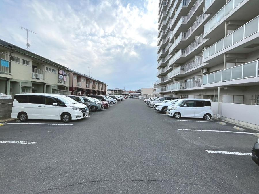 日光ハイツ香里第五の駐車場|■物件内覧・資金計画相談・住宅ローン相談、リフォーム相談、お問合せ受付中■
※当日・翌日のご内覧、ご相談はお電話でのお問合せがスムーズです！