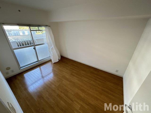 いぶき野3丁目7号棟の洋室