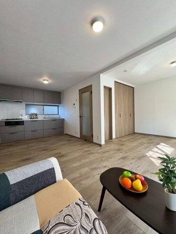 守口市南寺方中通1丁目の居間・リビング|約16.5帖の広さのあるリビングです。
明るく風通しの良いお部屋です。