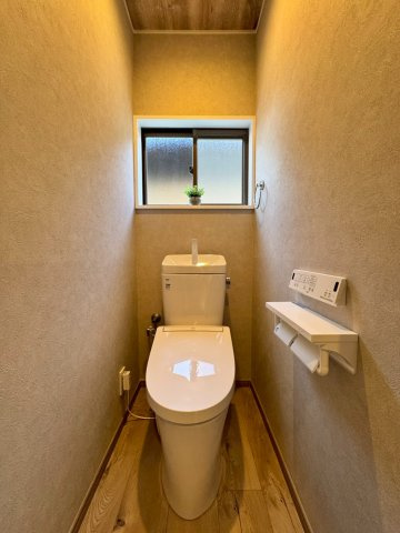 守口市南寺方中通1丁目のトイレ|温水洗浄便座付きトイレ。トイレは2か所ございます。