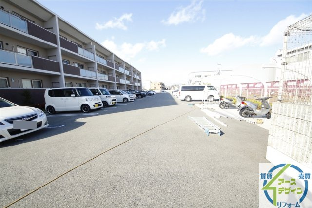 サンヴィラ24の駐車場