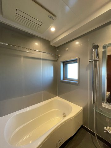 ピアッツァレント今井町の浴室|浴室暖房乾燥機付き