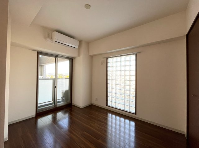 ピアッツァレント今井町の洋室|クローゼット・エアコン付き洋室6帖