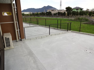 【庭】 | グランメゾン・エヌ | たまにはお庭で休日を過ごしてみるのもよいかもしれません