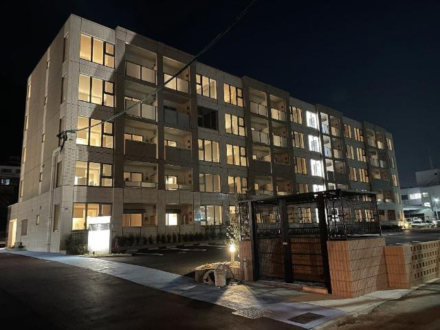 【外観】 | Prestige del 西海岸 | 外観写真（夜）