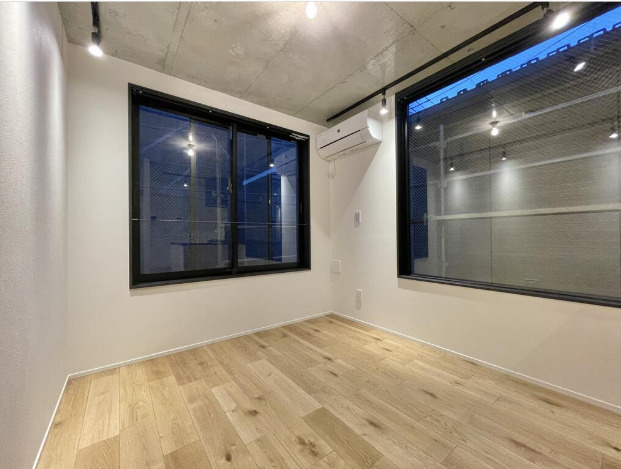 trias228　デザイナーズ　敷金礼金0　ペット相談　角部屋の居間・リビング