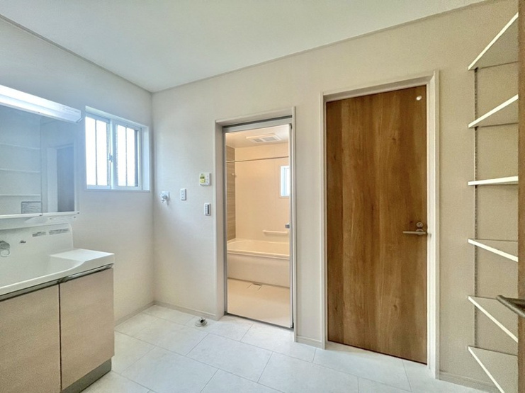 小山市中久喜　新築戸建13の独立洗面台