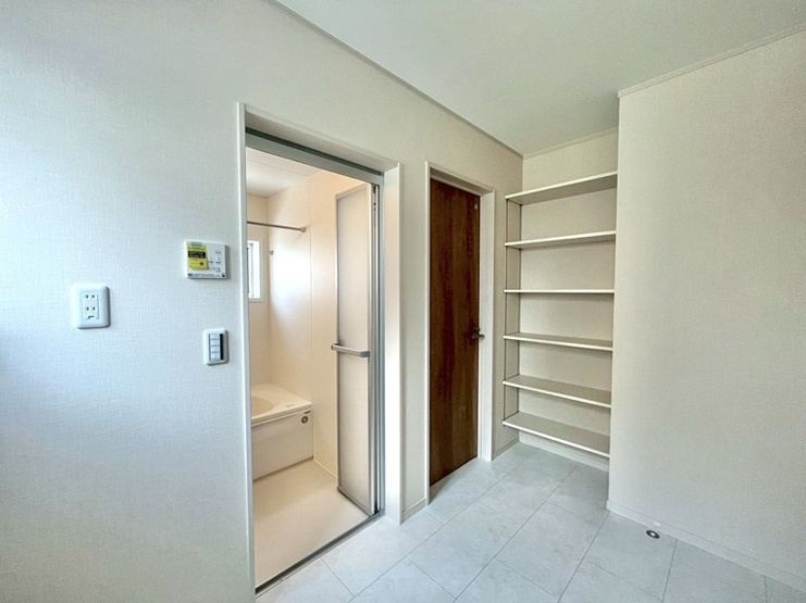 小山市中久喜　新築戸建13の脱衣所